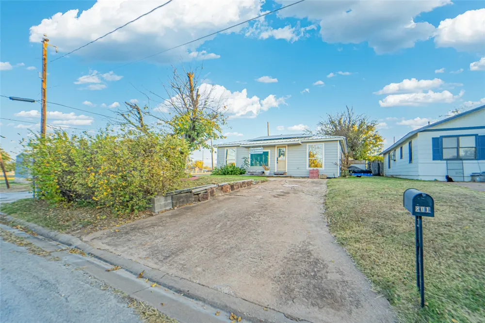 801 W Wheeler Street Breckenridge, TX 76424