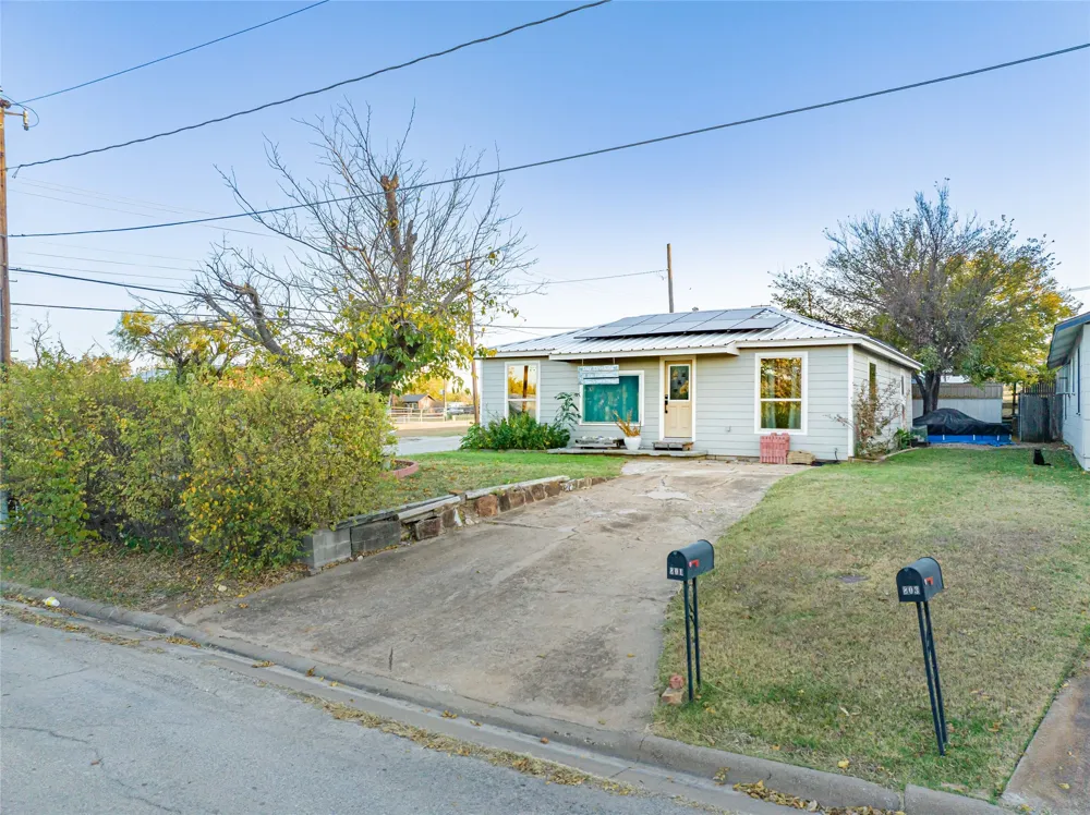 801 W Wheeler Street Breckenridge, TX 76424