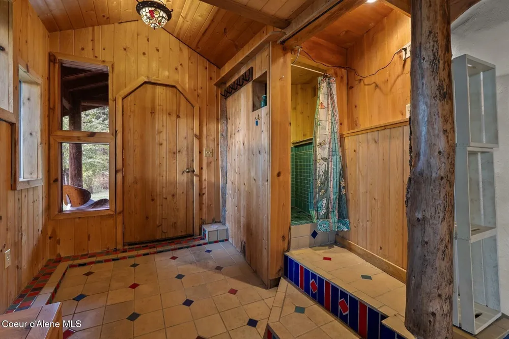 130 Mayaka Road Hope, ID 83836