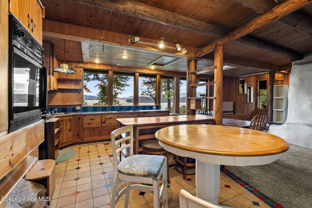 130 Mayaka Road Hope, ID 83836