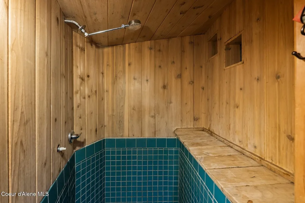 130 Mayaka Road Hope, ID 83836