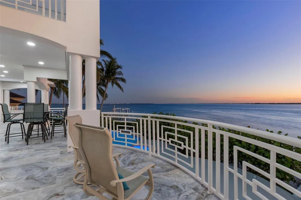 6199 54TH STREET S St Petersburg, FL 33715
