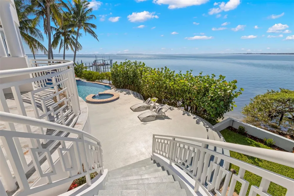 6199 54TH STREET S St Petersburg, FL 33715