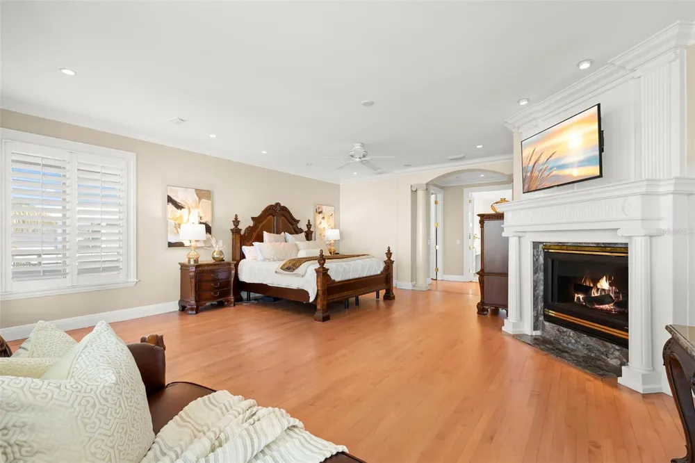 6199 54TH STREET S St Petersburg, FL 33715