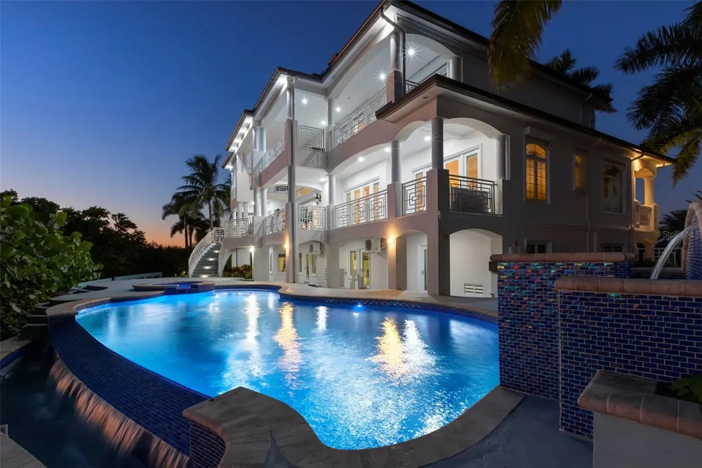 6199 54TH STREET S St Petersburg, FL 33715