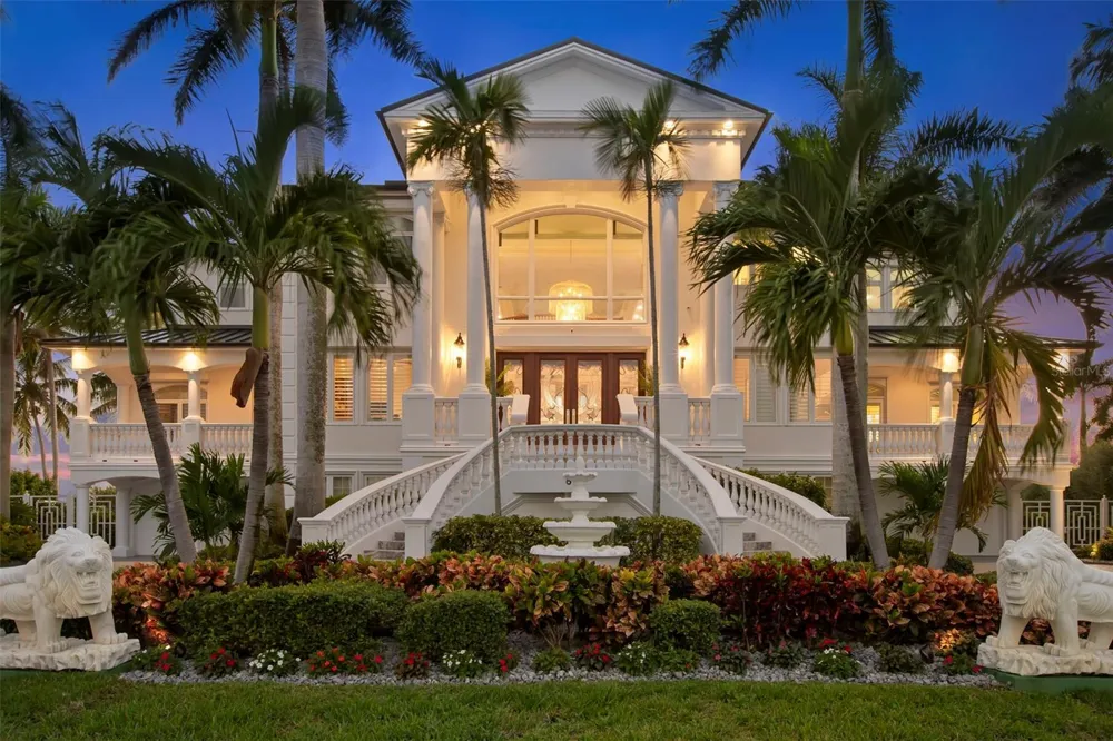6199 54TH STREET S St Petersburg, FL 33715