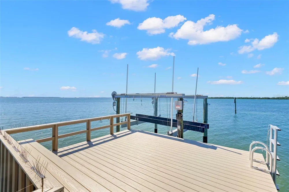 6199 54TH STREET S St Petersburg, FL 33715