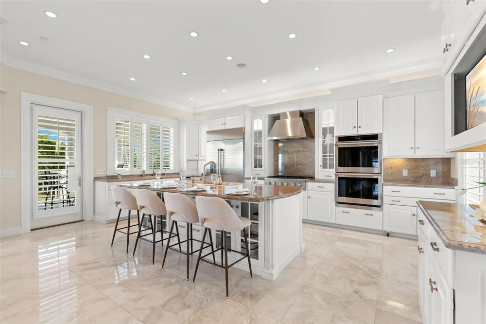 6199 54TH STREET S St Petersburg, FL 33715