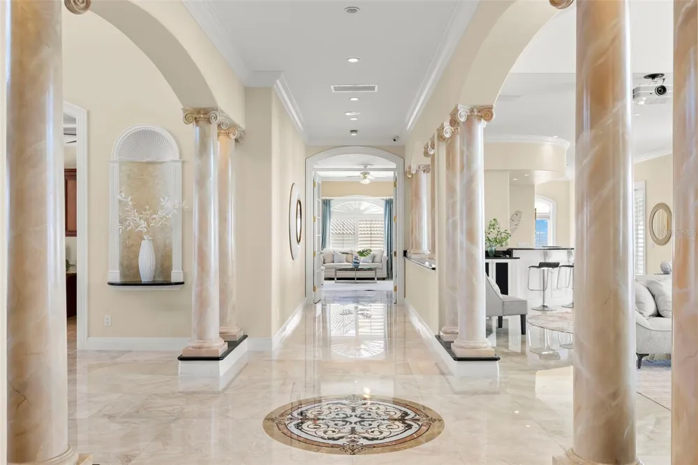 6199 54TH STREET S St Petersburg, FL 33715