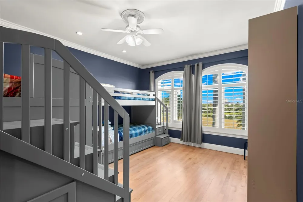 6199 54TH STREET S St Petersburg, FL 33715
