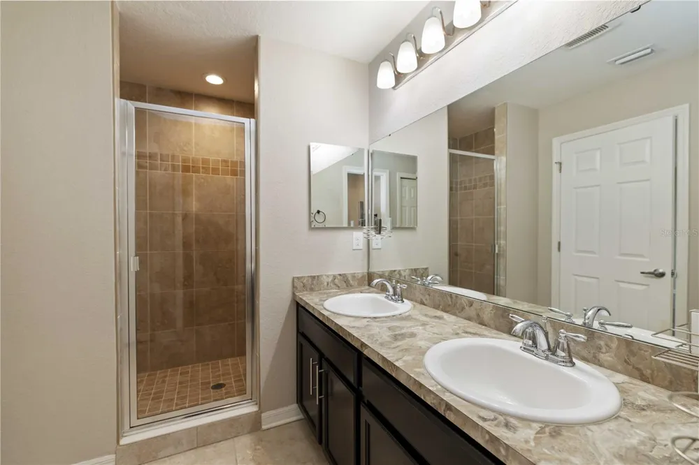 1218 GRANTHAM DRIVE Sarasota, FL 34234