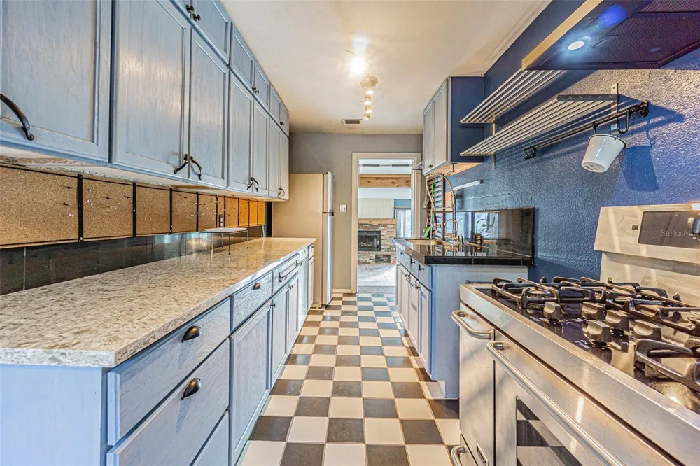 12510 FOREST HILLS DRIVE Tampa, FL 33612