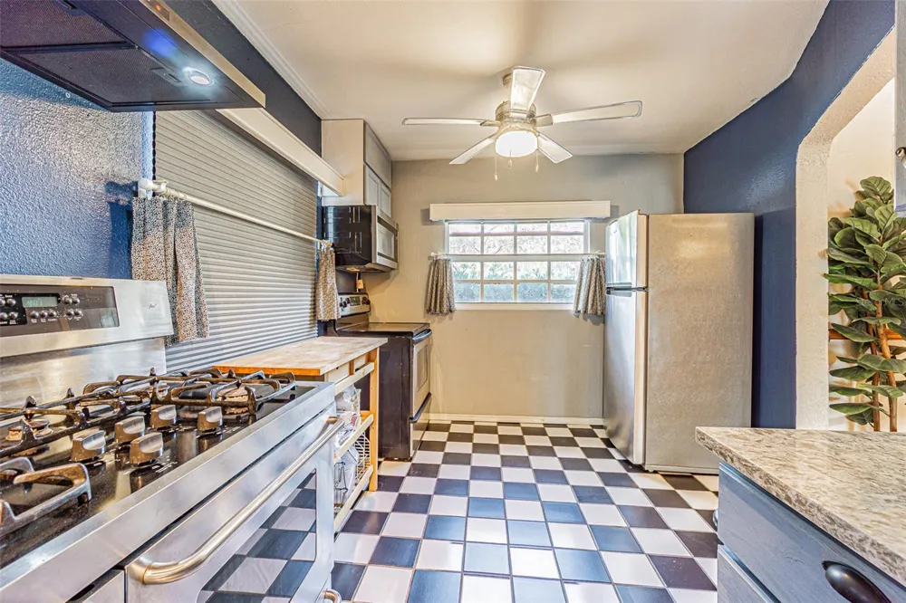 12510 FOREST HILLS DRIVE Tampa, FL 33612
