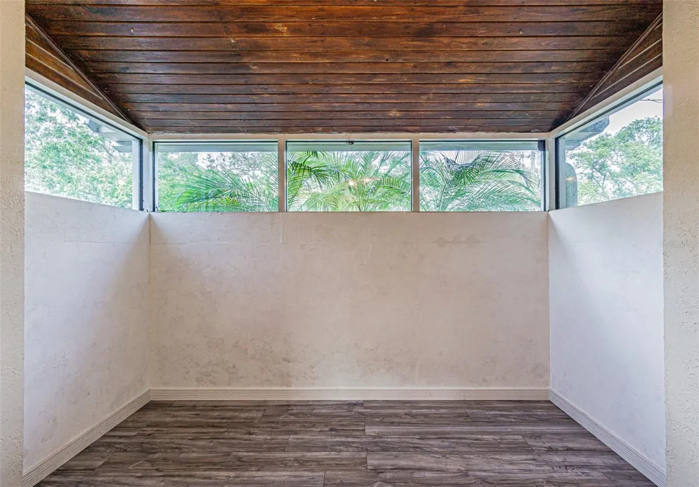 12510 FOREST HILLS DRIVE Tampa, FL 33612