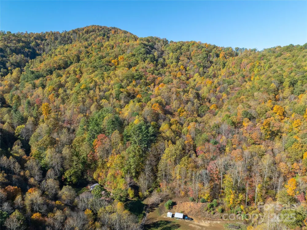 999 Cullisia Road Bryson City, NC 28713