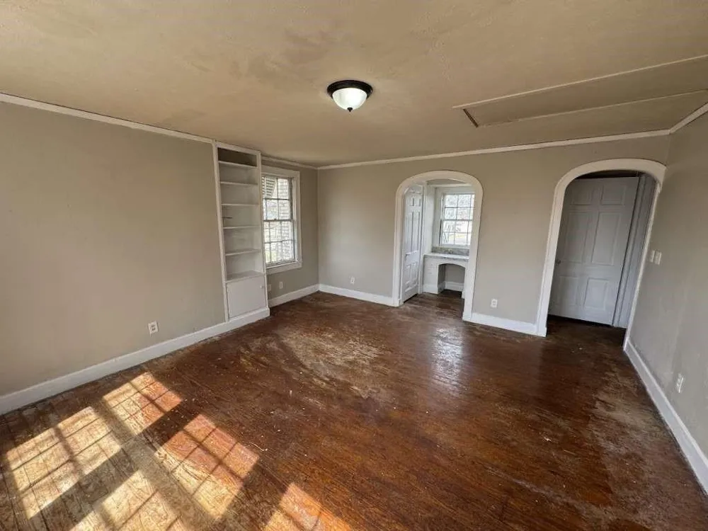 1410 W Main Street Clarksville, TX 75426