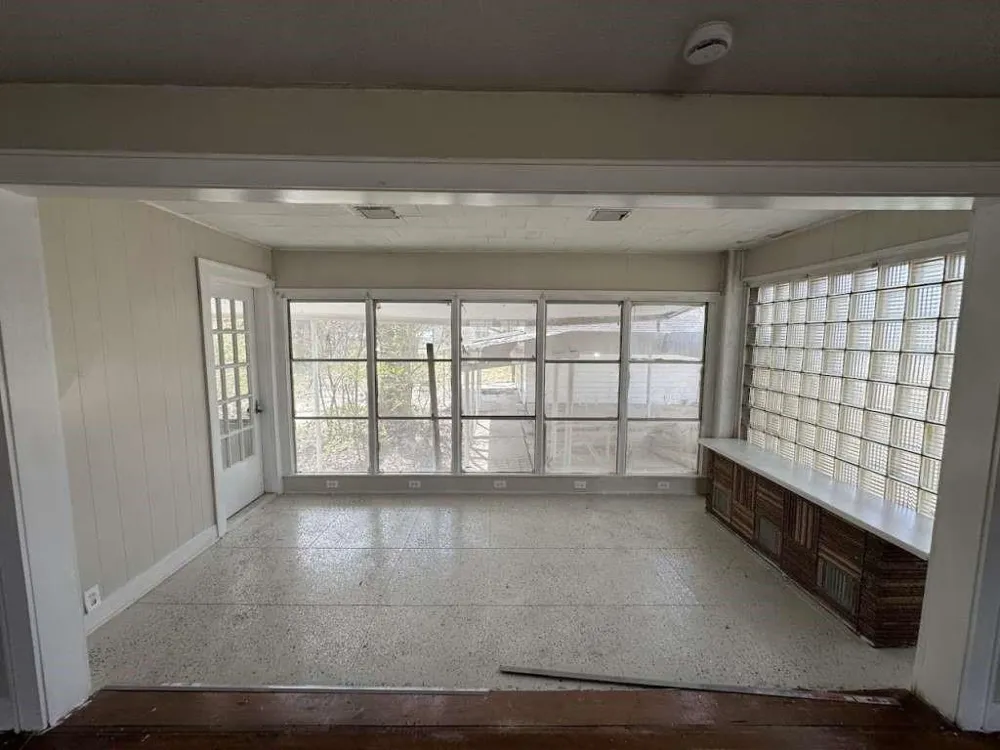 1410 W Main Street Clarksville, TX 75426
