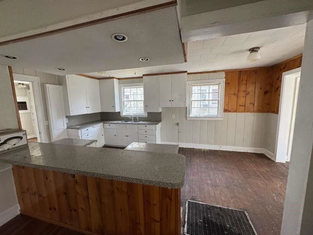 1410 W Main Street Clarksville, TX 75426