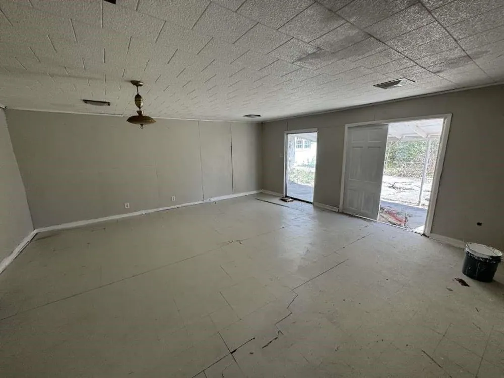 1410 W Main Street Clarksville, TX 75426