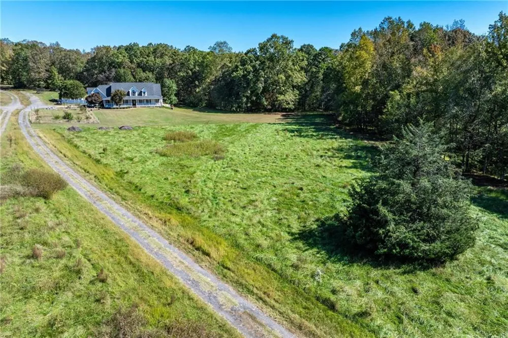 422 Blessings Lane Nicholson, GA 30565