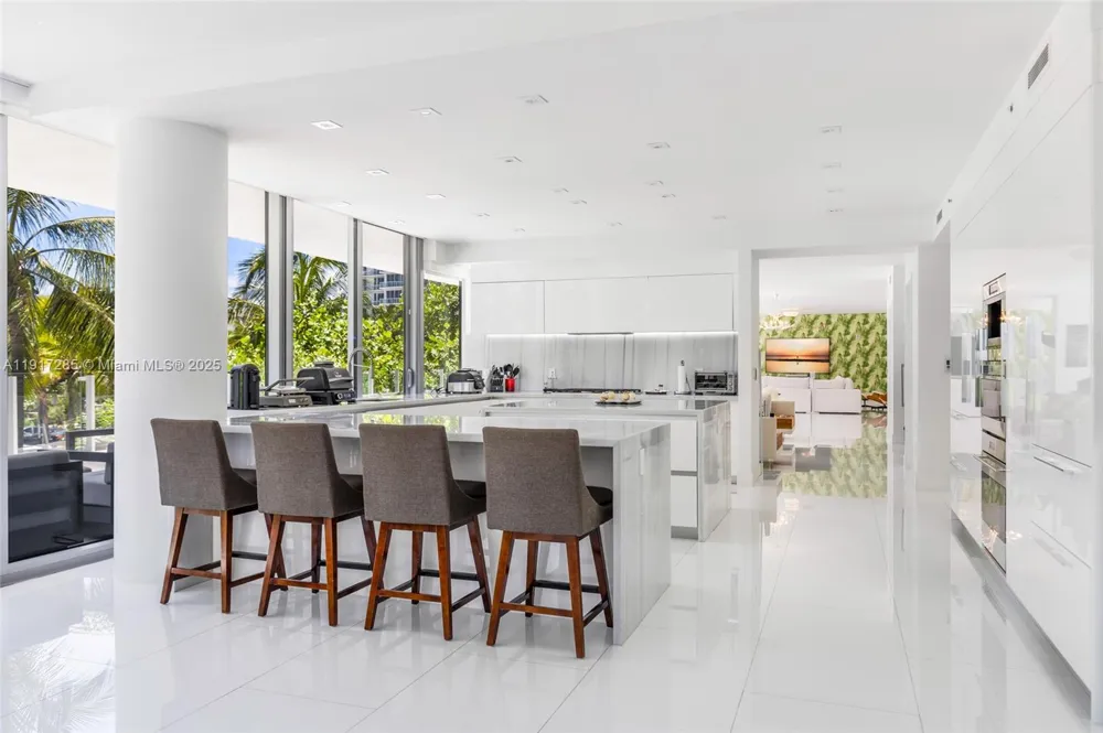 1 Collins Ave #207 Miami Beach, FL 33139