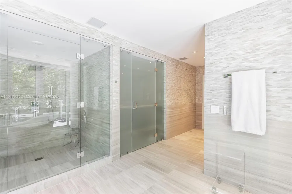 1 Collins Ave #207 Miami Beach, FL 33139