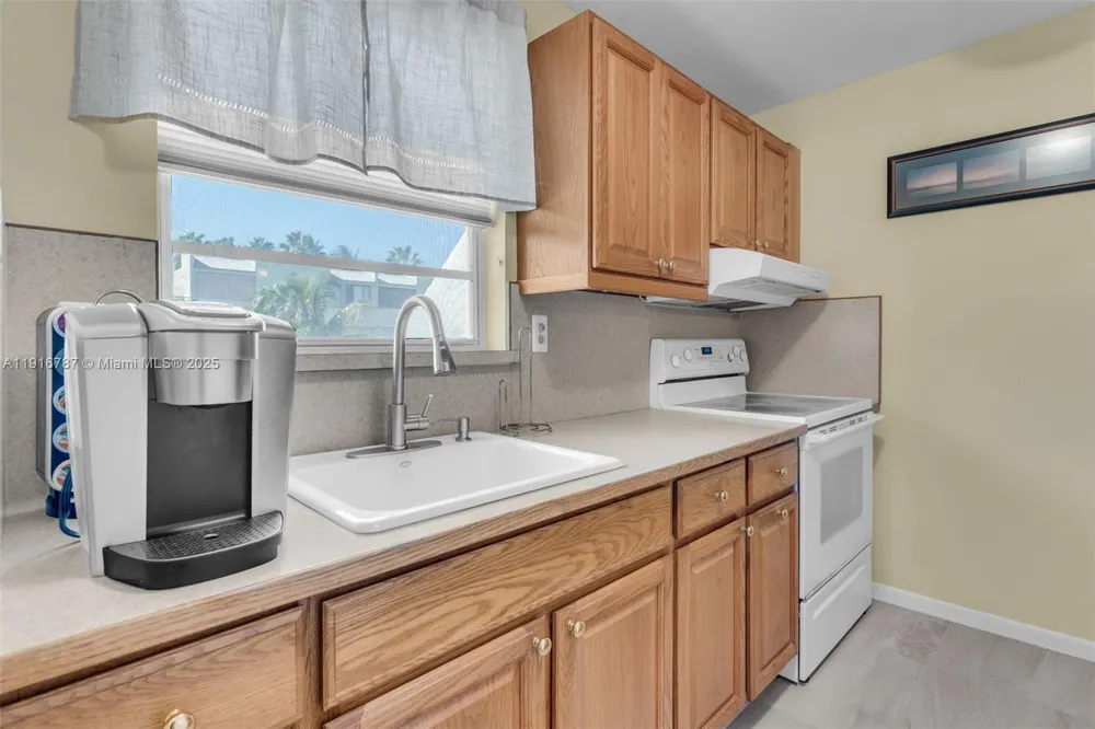 87465 Old Hwy 215 Hwy #215 Plantation Key, FL 33036