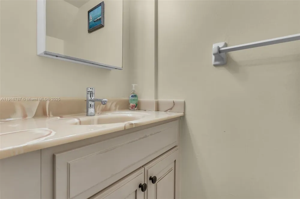 87465 Old Hwy 215 Hwy #215 Plantation Key, FL 33036