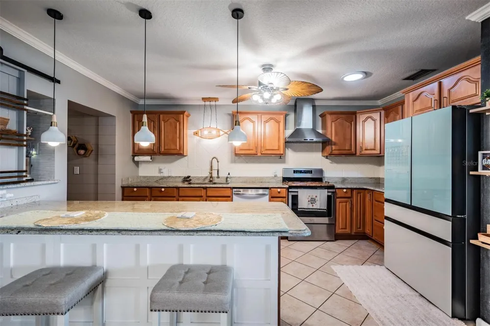 302 WHITCOMB BOULEVARD Tarpon Springs, FL 34689