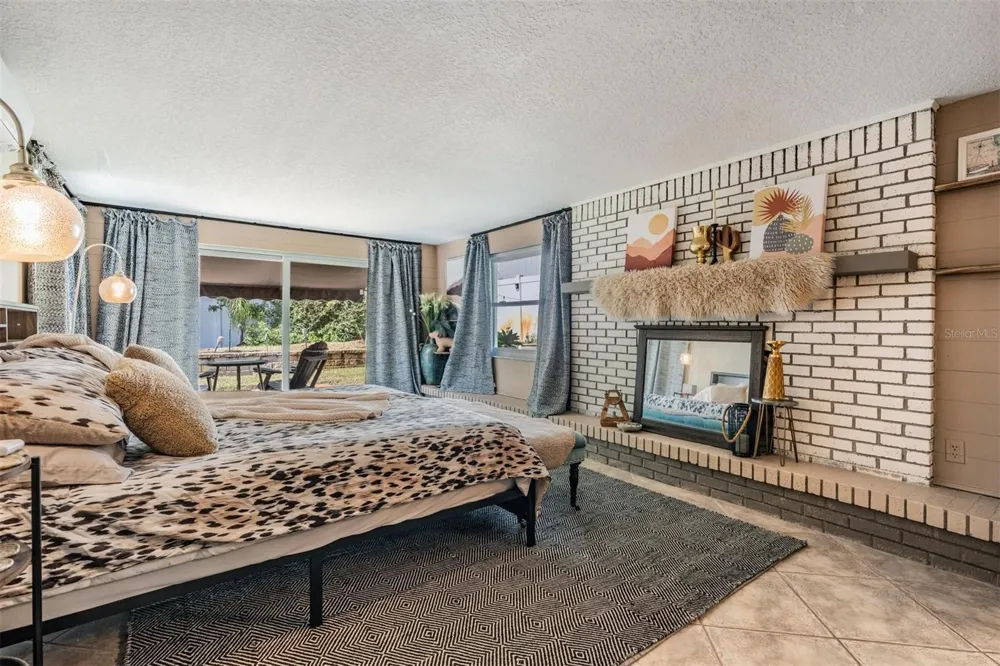 302 WHITCOMB BOULEVARD Tarpon Springs, FL 34689