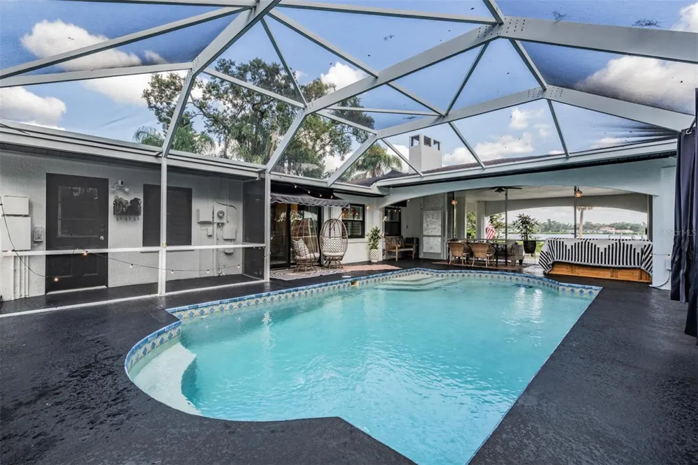 302 WHITCOMB BOULEVARD Tarpon Springs, FL 34689