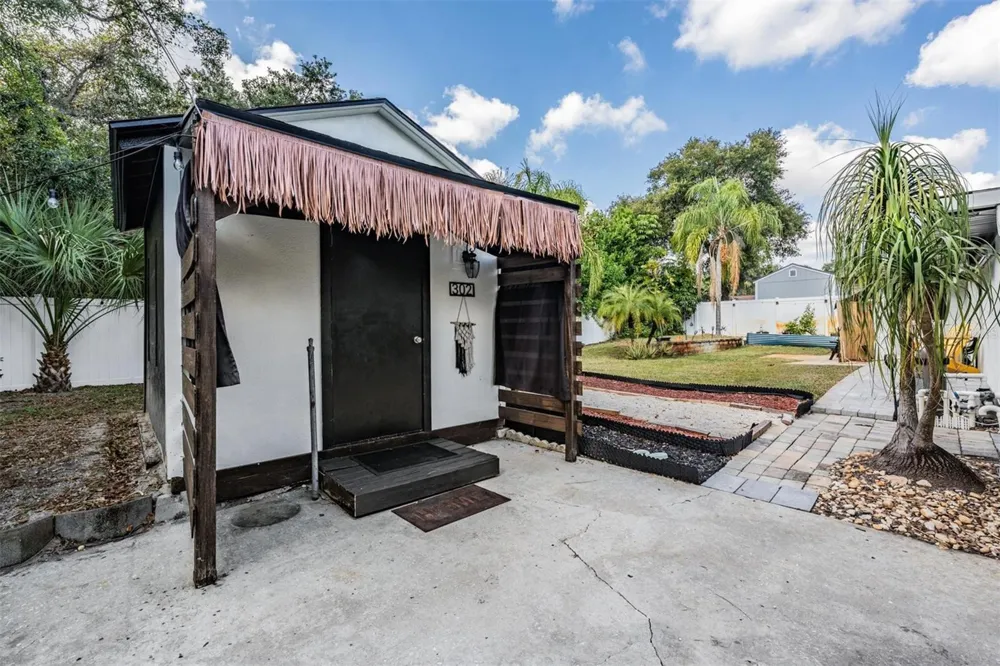 302 WHITCOMB BOULEVARD Tarpon Springs, FL 34689