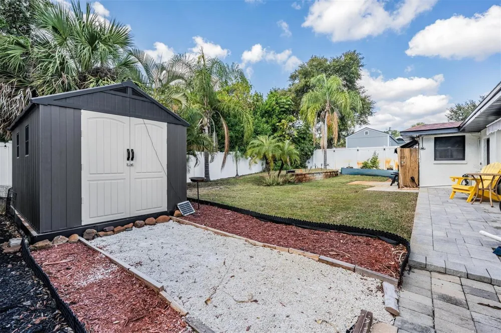 302 WHITCOMB BOULEVARD Tarpon Springs, FL 34689