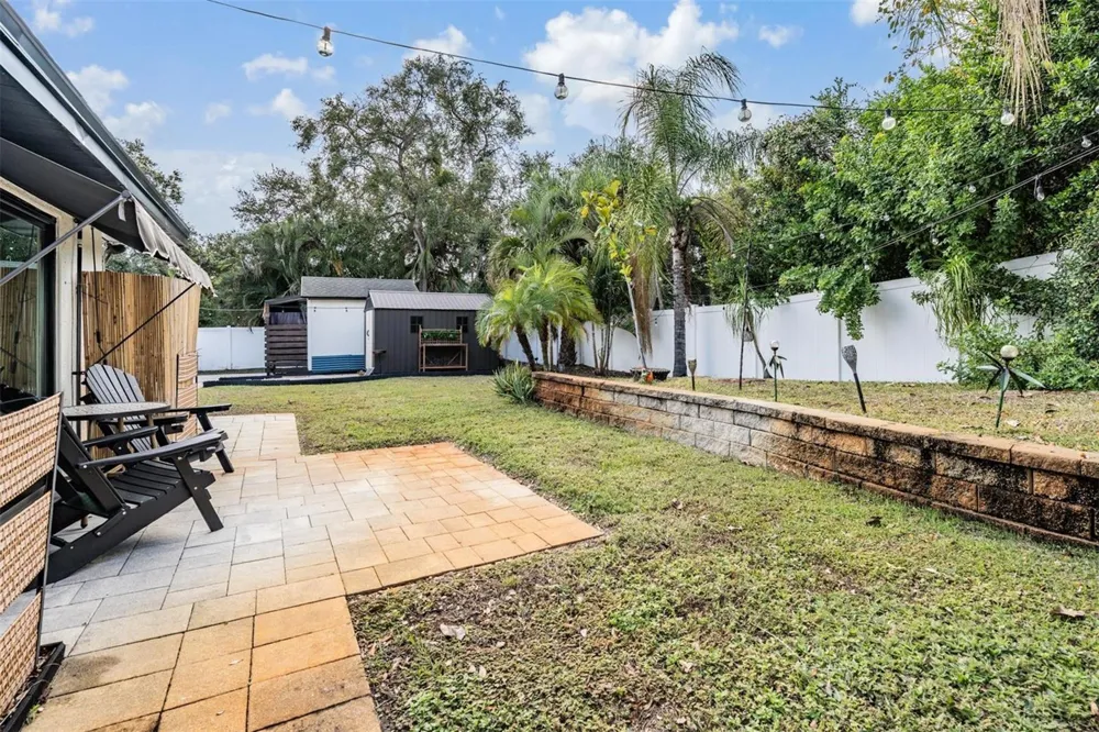 302 WHITCOMB BOULEVARD Tarpon Springs, FL 34689