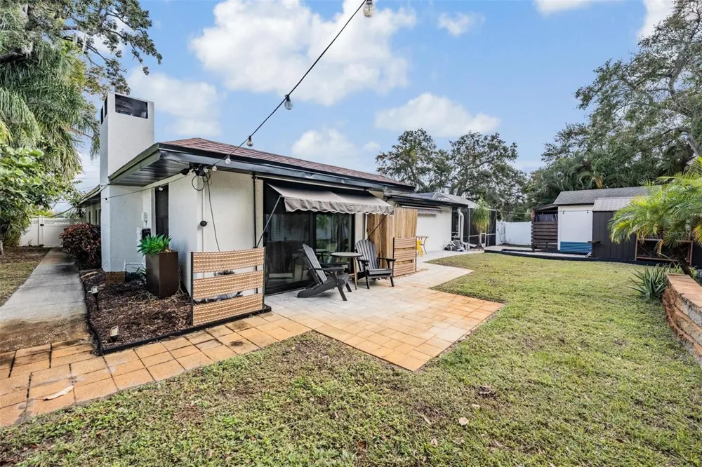 302 WHITCOMB BOULEVARD Tarpon Springs, FL 34689
