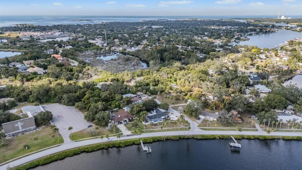 302 WHITCOMB BOULEVARD Tarpon Springs, FL 34689