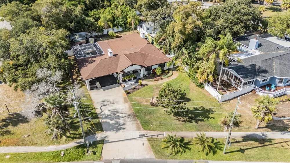 302 WHITCOMB BOULEVARD Tarpon Springs, FL 34689
