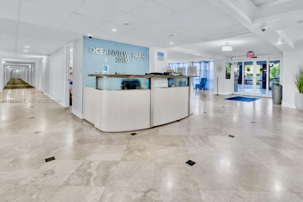 1000 Parkview Dr #518 Hallandale Beach, FL 33009