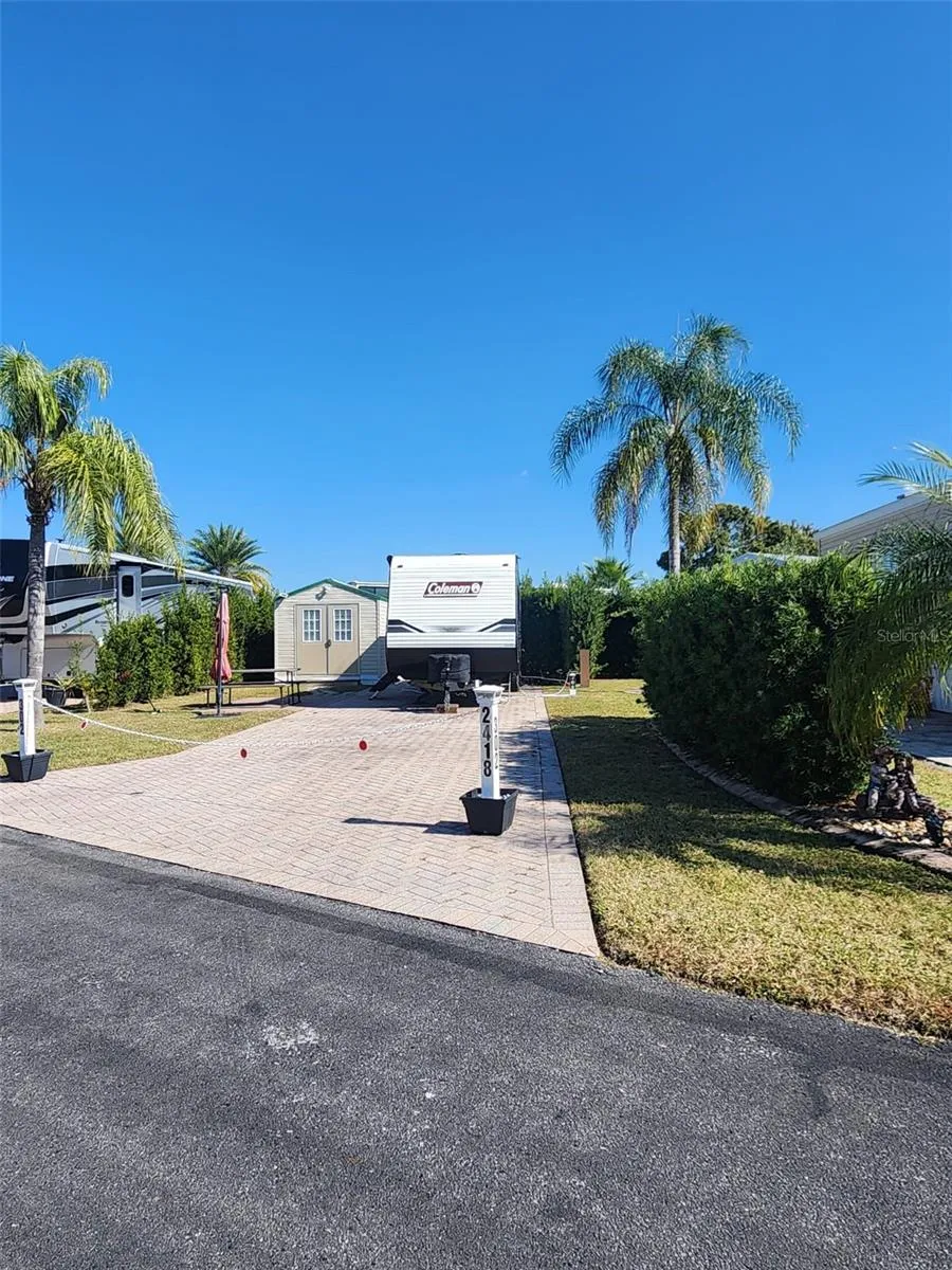 2418 LIMEWOOD AVENUE #302 Clermont, FL 34714