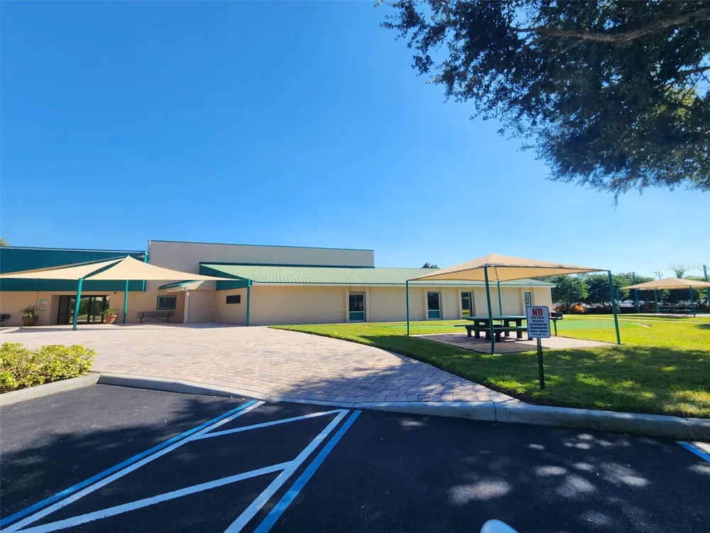 2418 LIMEWOOD AVENUE #302 Clermont, FL 34714