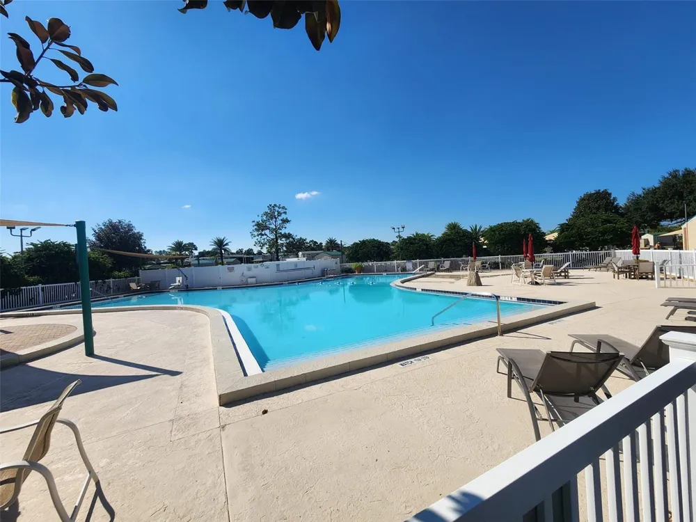 2418 LIMEWOOD AVENUE #302 Clermont, FL 34714