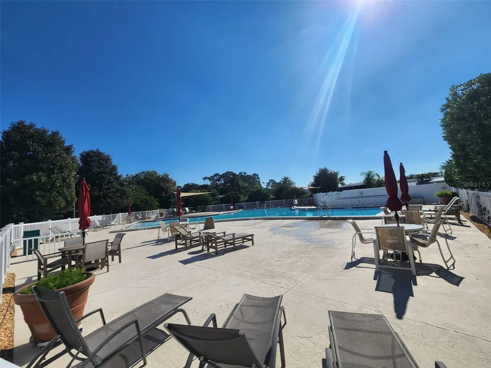 2418 LIMEWOOD AVENUE #302 Clermont, FL 34714