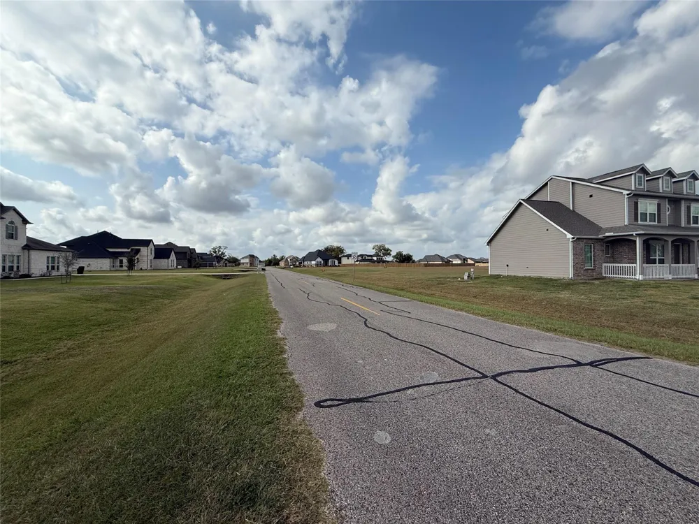 902 Lakeland Circle Rosharon, TX 77583