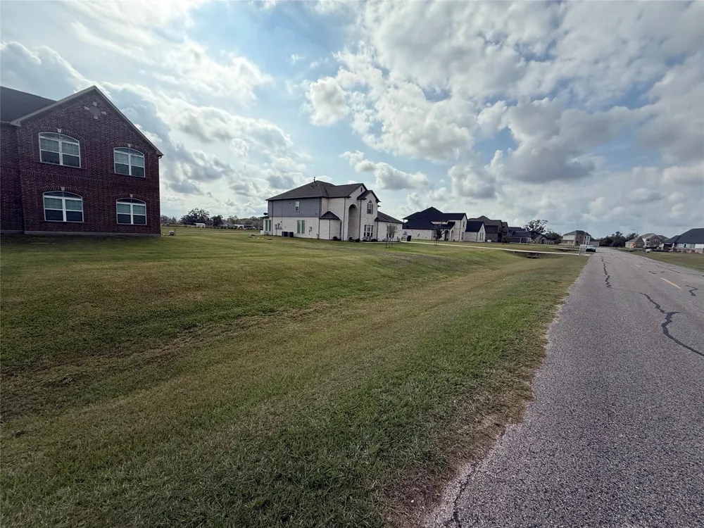 902 Lakeland Circle Rosharon, TX 77583