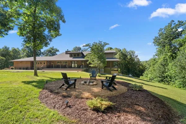 2900 Tanyard Hill Rd Lynchburg, TN 37352