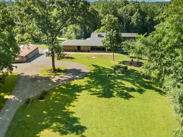 2900 Tanyard Hill Rd Lynchburg, TN 37352