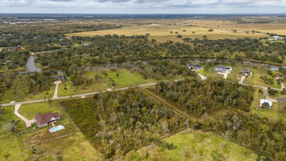 32003 Bayou Bend Richwood, TX 77515