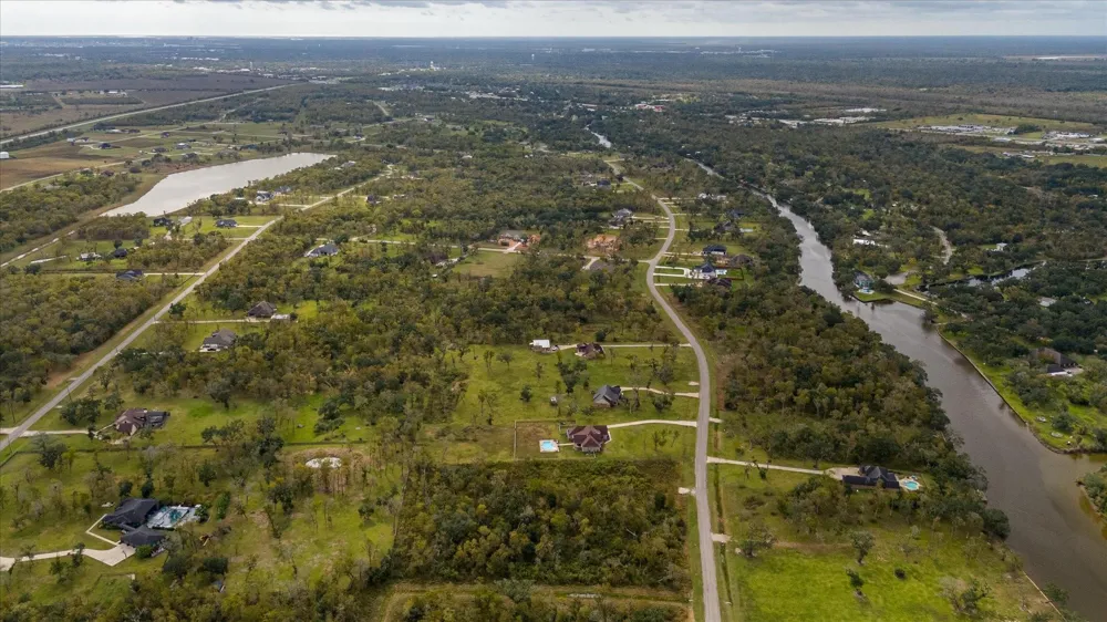 32003 Bayou Bend Richwood, TX 77515