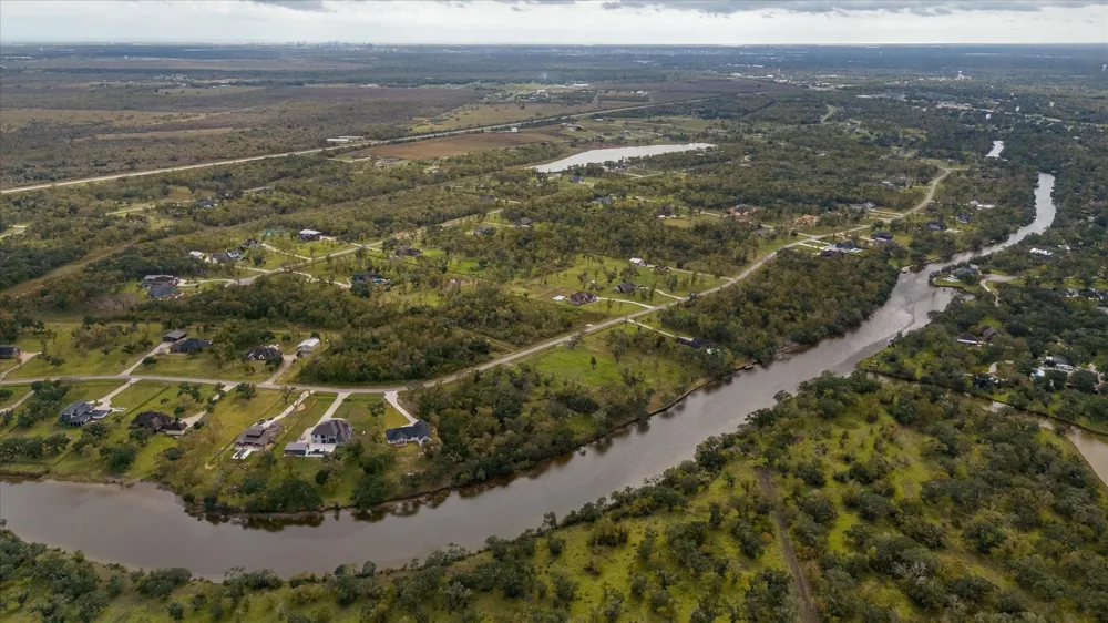 32003 Bayou Bend Richwood, TX 77515