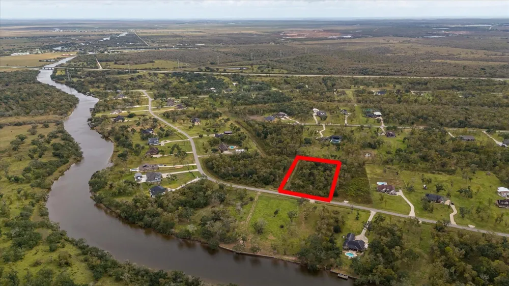 32003 Bayou Bend Richwood, TX 77515